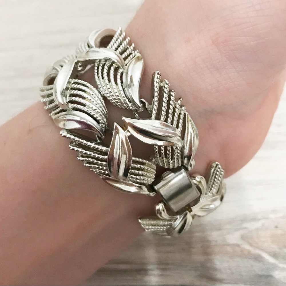 Coro Statement Link Bracelet - image 3